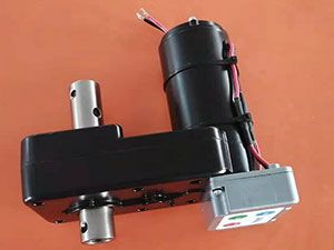 Moteur électrique pour système de bâche de camion