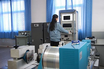 Tests de performances des moteurs électriques